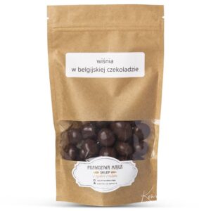 Opakowanie z wiśniami w belgijskiej czekoladzie, widok z przodu, brązowy papierowy woreczek, etykieta informacyjna.