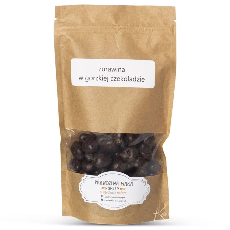 Opakowanie z żurawiną w gorzkiej czekoladzie od Prawdziwa Mąka, zapakowane w brązowy papier.