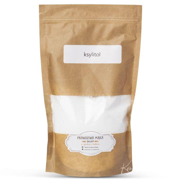 Brązowa torebka z etykietą „ksylitol” zawierająca biały proszek z naturalnego sklepu Prawdziwa Mąka.
