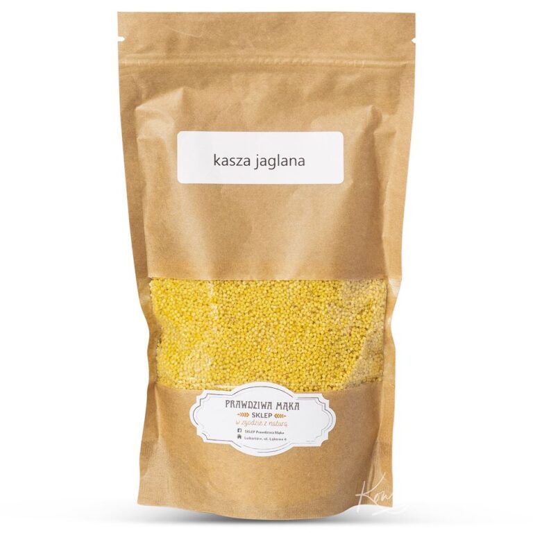Opakowanie kaszy jaglanej w brązowej torebce z etykietą Prawdziwa Mąka.