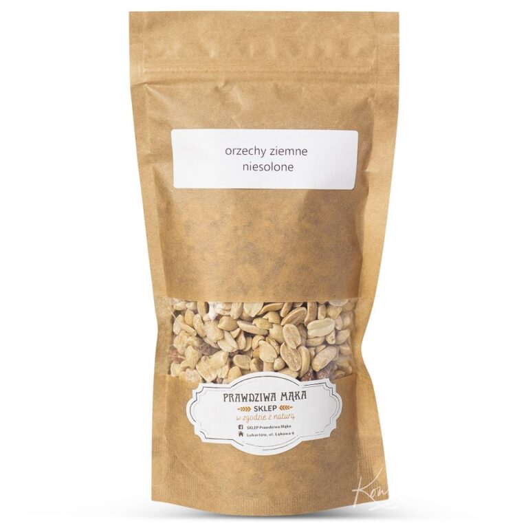Brązowa torba z niesolonymi orzechami ziemnymi, etykieta Prawdziwa Mąka.