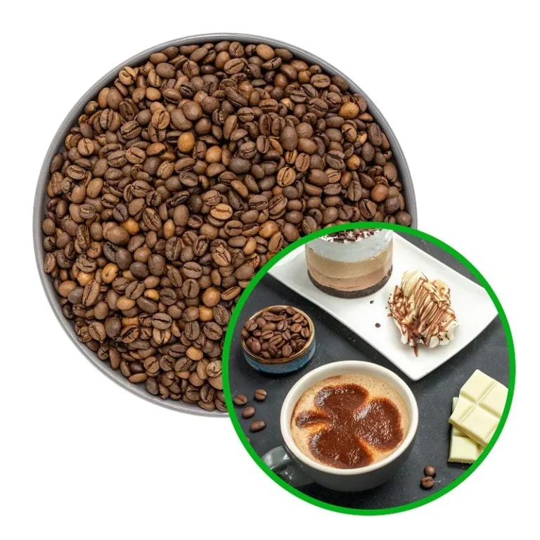 Ziarna kawy w misce, filiżanka kawy z wzorem, ciasto czekoladowe i biała czekolada na talerzu.