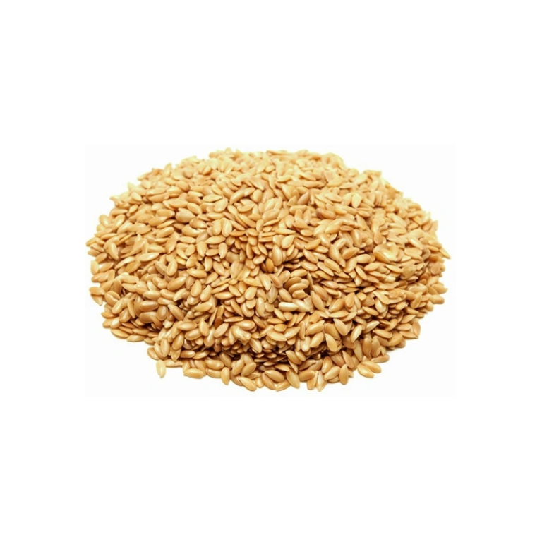 Stos jasnych nasion sezamu na białym tle, używane do pieczenia i jako zdrowy dodatek do potraw.