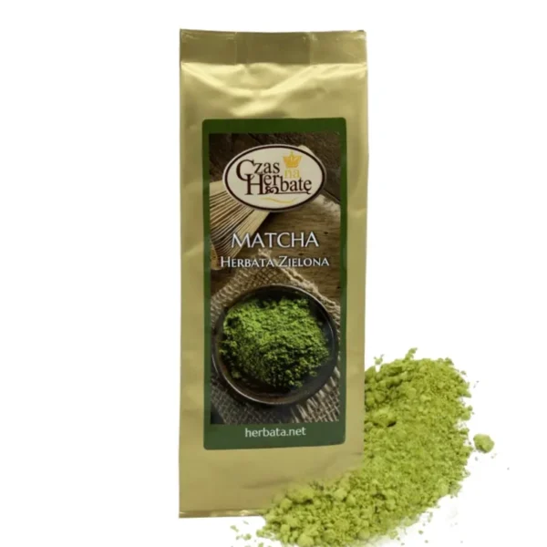 Opakowanie zielonej herbaty Matcha z wysypaną obok herbatą w proszku, marka Czas na Herbatę.