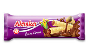 Opakowanie wafelków Alaska Cocoa Cream z nadzieniem kakaowym, na fioletowym tle z grafiką wafelka i czekolady.
