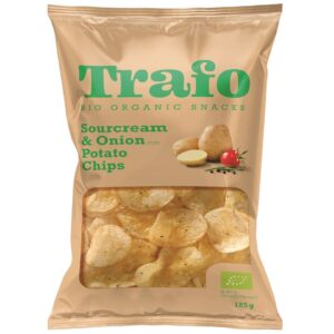 Opakowanie organicznych chipsów ziemniaczanych Trafo, smak śmietanka i cebula, 125g.