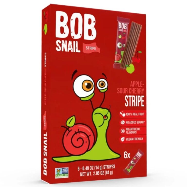 Opakowanie przekąsek Bob Snail Apple-Sour Cherry Stripe na czerwonym tle, z postacią ślimaka.