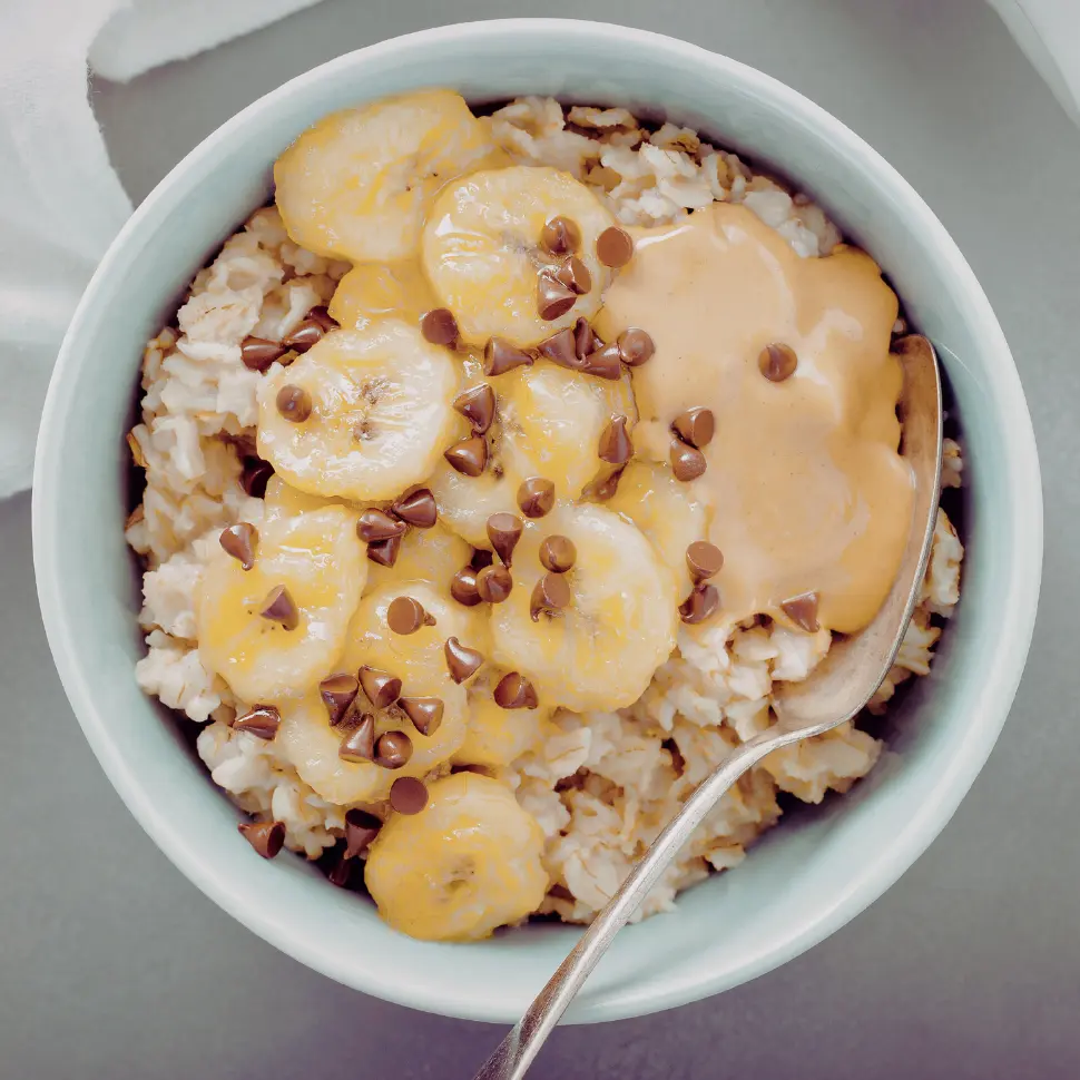 Jak zrobić owsiankę z masłem orzechowym